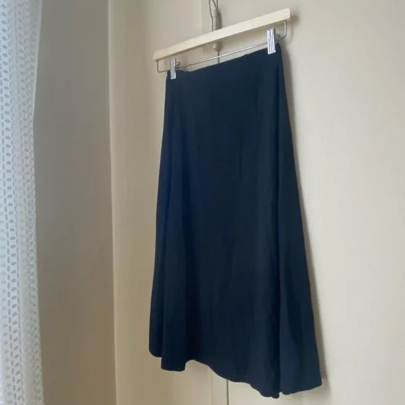 Wilfred Black Skirt with Slit - Picture 2 of 4